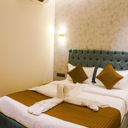 Hotel Lime Wood ムンバイ エクステリア 写真
