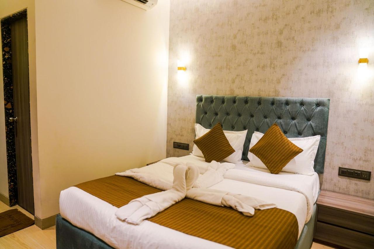 Hotel Lime Wood ムンバイ エクステリア 写真