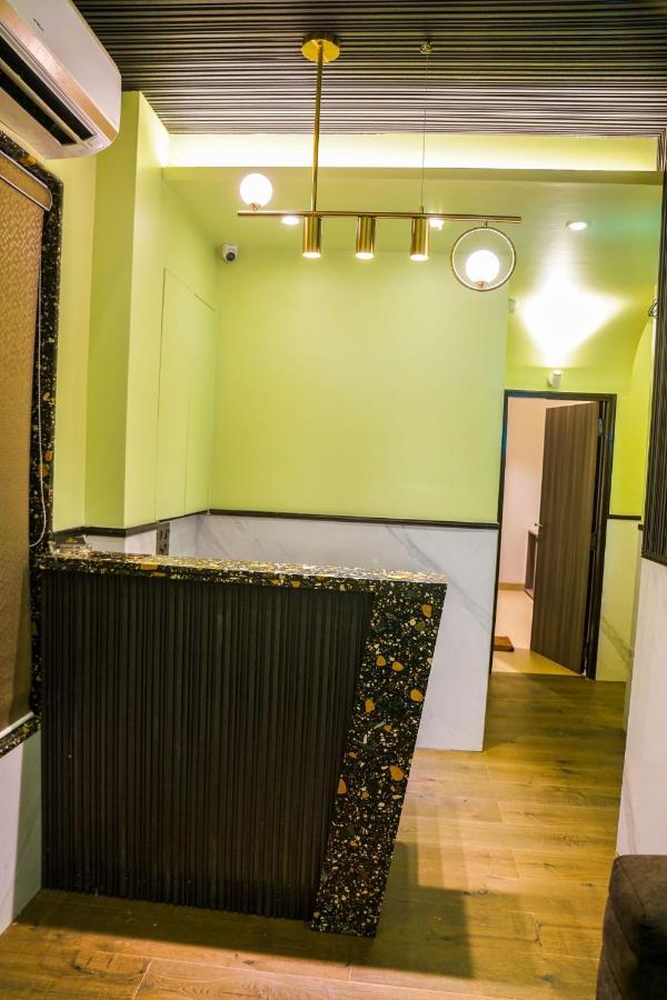 Hotel Lime Wood ムンバイ エクステリア 写真