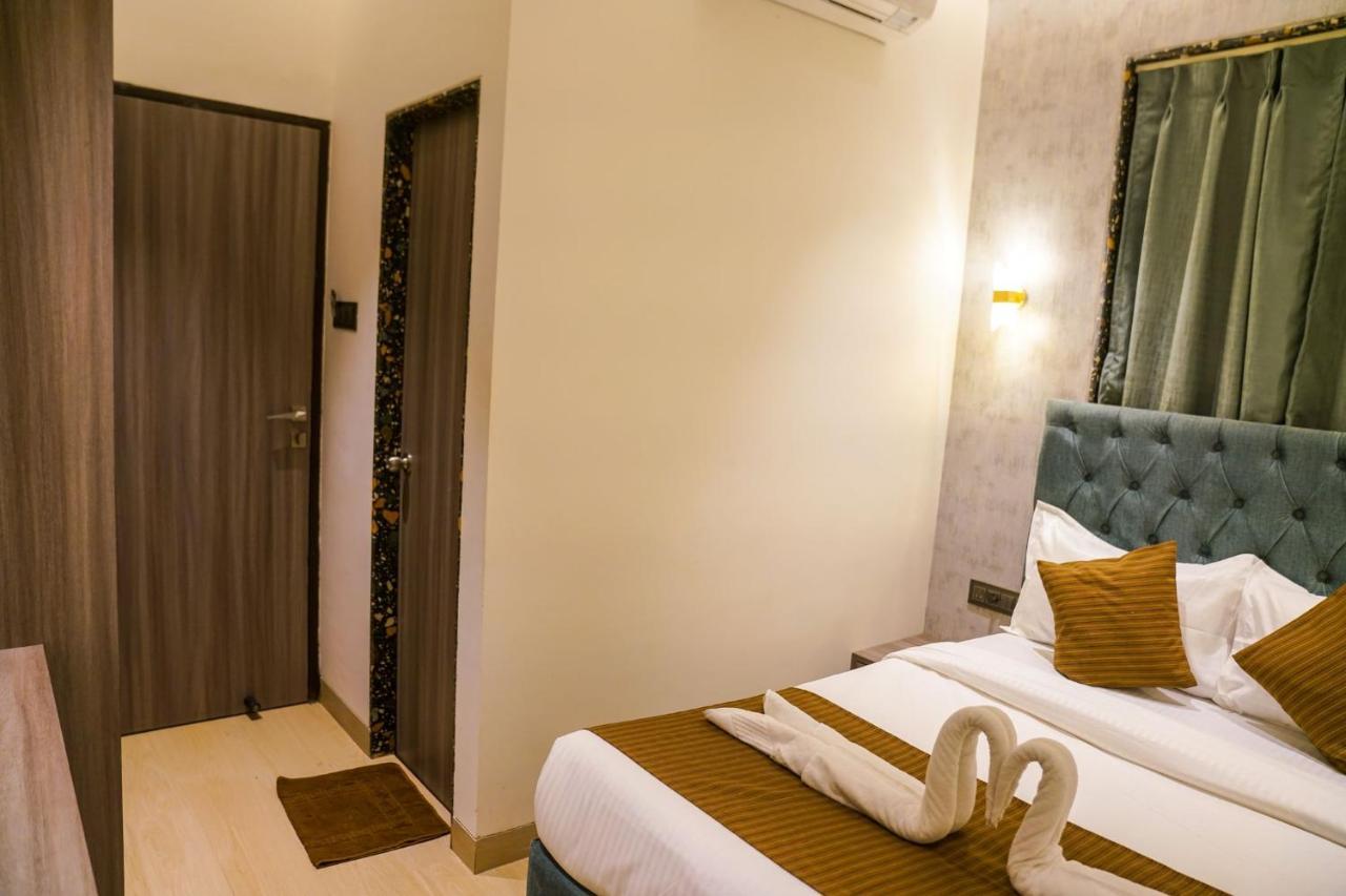 Hotel Lime Wood ムンバイ エクステリア 写真
