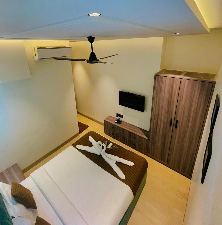 Hotel Lime Wood ムンバイ エクステリア 写真